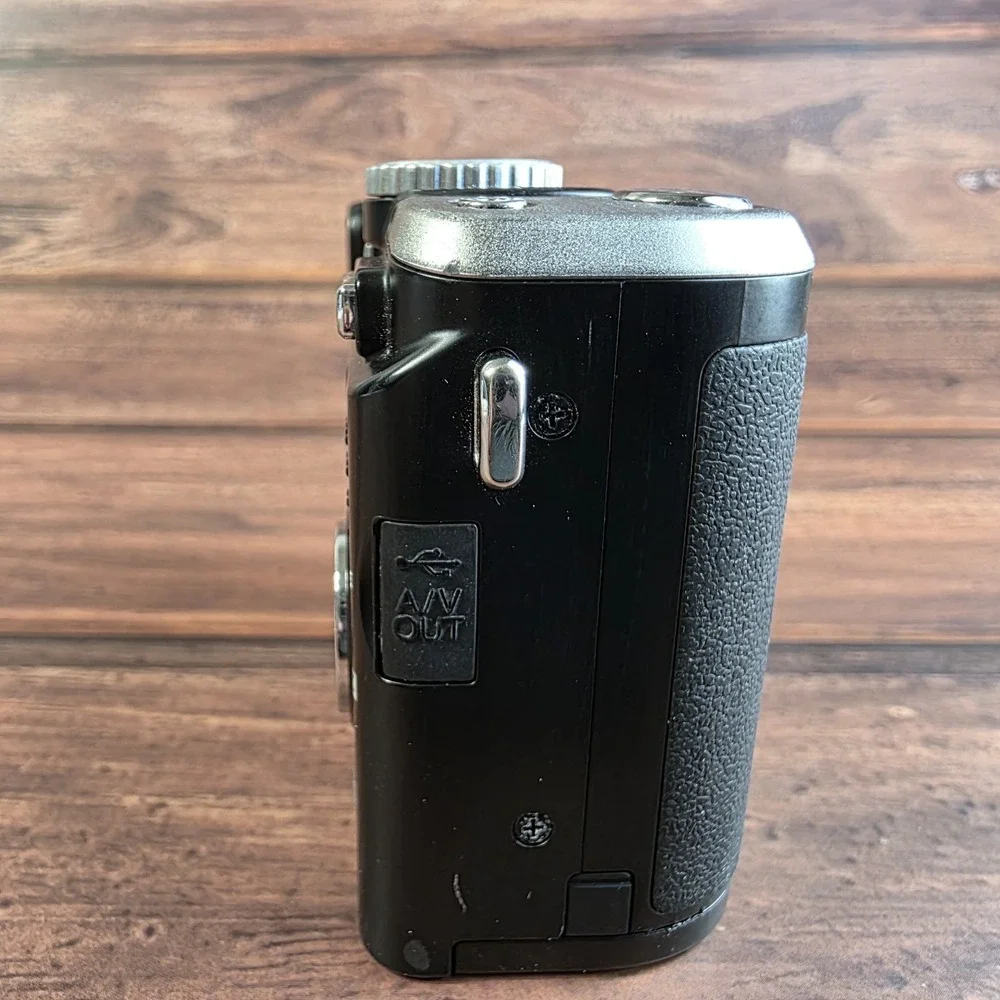 Nikon Coolpix P60‎ Digital Camera 8.1mp VR ISO 2000 5x Zoom PARTS OR REPAIR